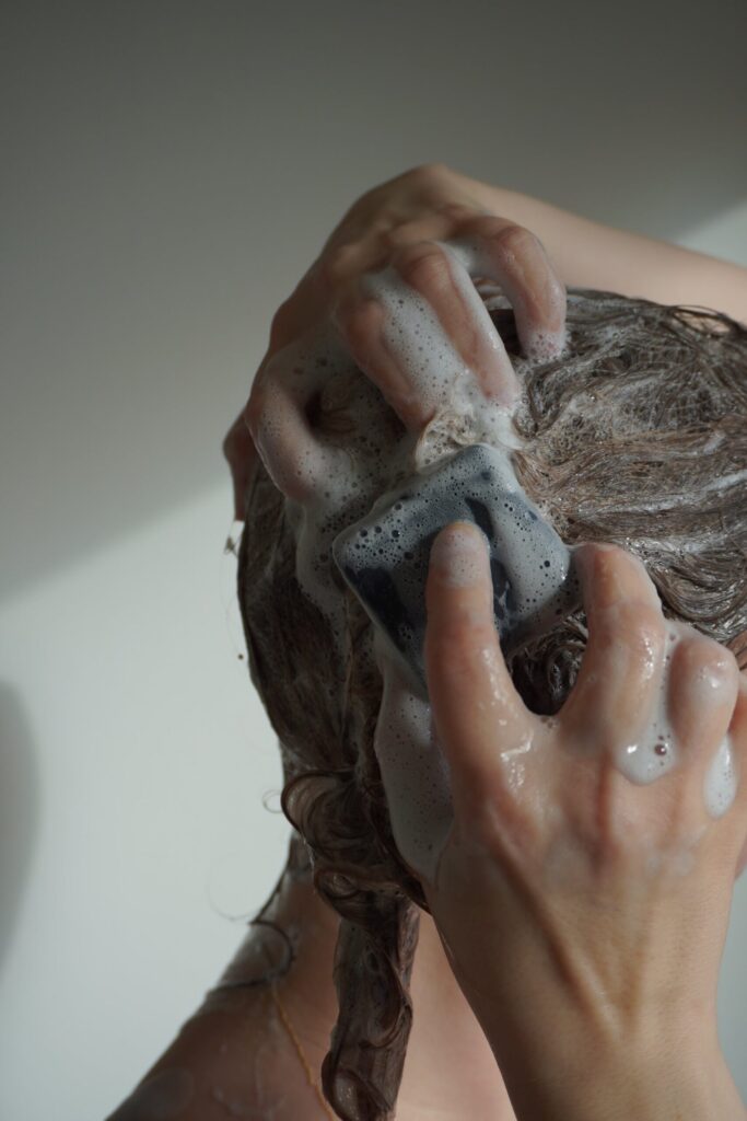 Skal en shampoo skumme?